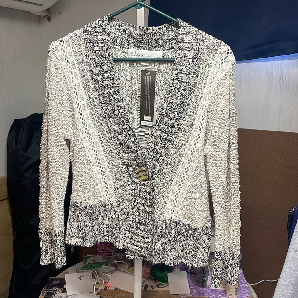 NWT Curio Sweater